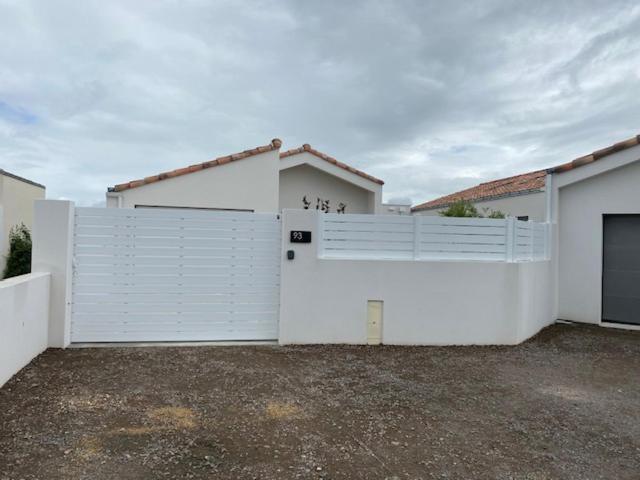 Maison Neuve Zone Coulee Verte Menant A L'Ocean Saint-Gilles-Croix-de-Vie Exterior foto